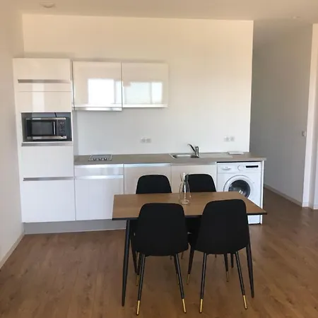 Apartment Ajaccio 4 Couchages, Climatise A 150m De La Route Des Sanguinaires, Parking Prive *