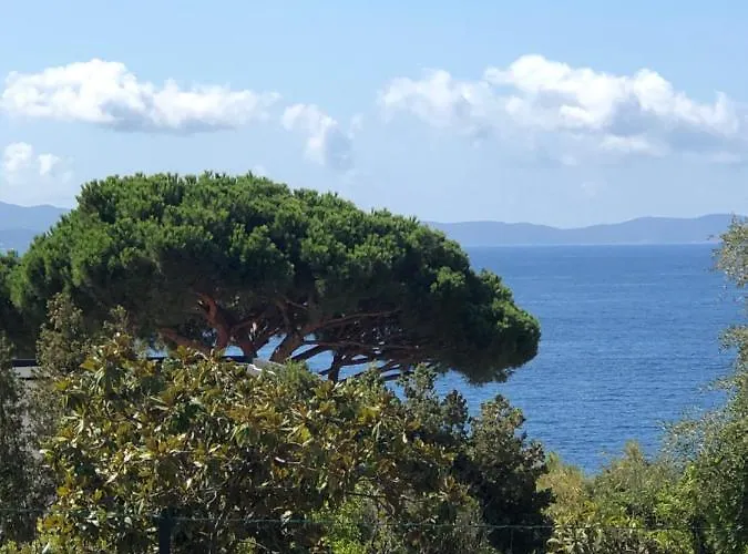 4 Couchages, Climatise A 150m De La Route Des Sanguinaires, Parking Prive Ajaccio (Corsica)