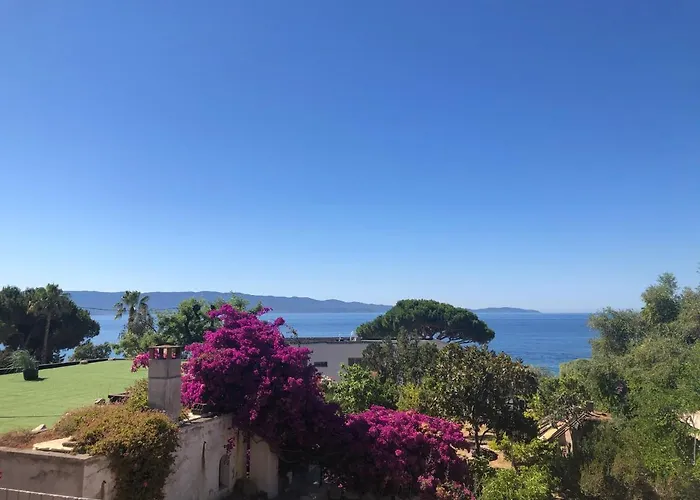 4 Couchages, Climatise A 150m De La Route Des Sanguinaires, Parking Prive * Ajaccio (Corsica)