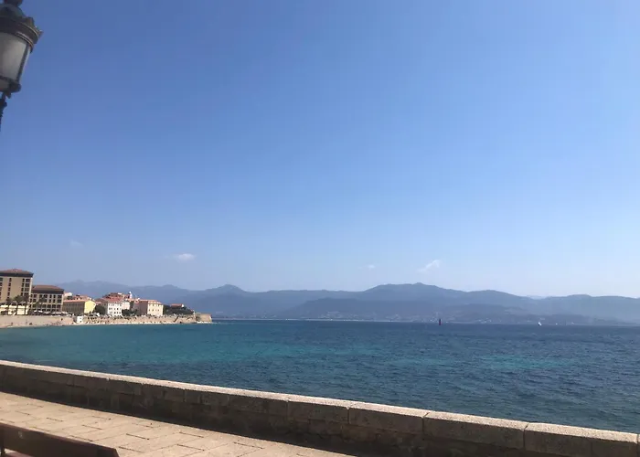 4 Couchages, Climatise A 150m De La Route Des Sanguinaires, Parking Prive Apartmán Ajaccio (Corsica)